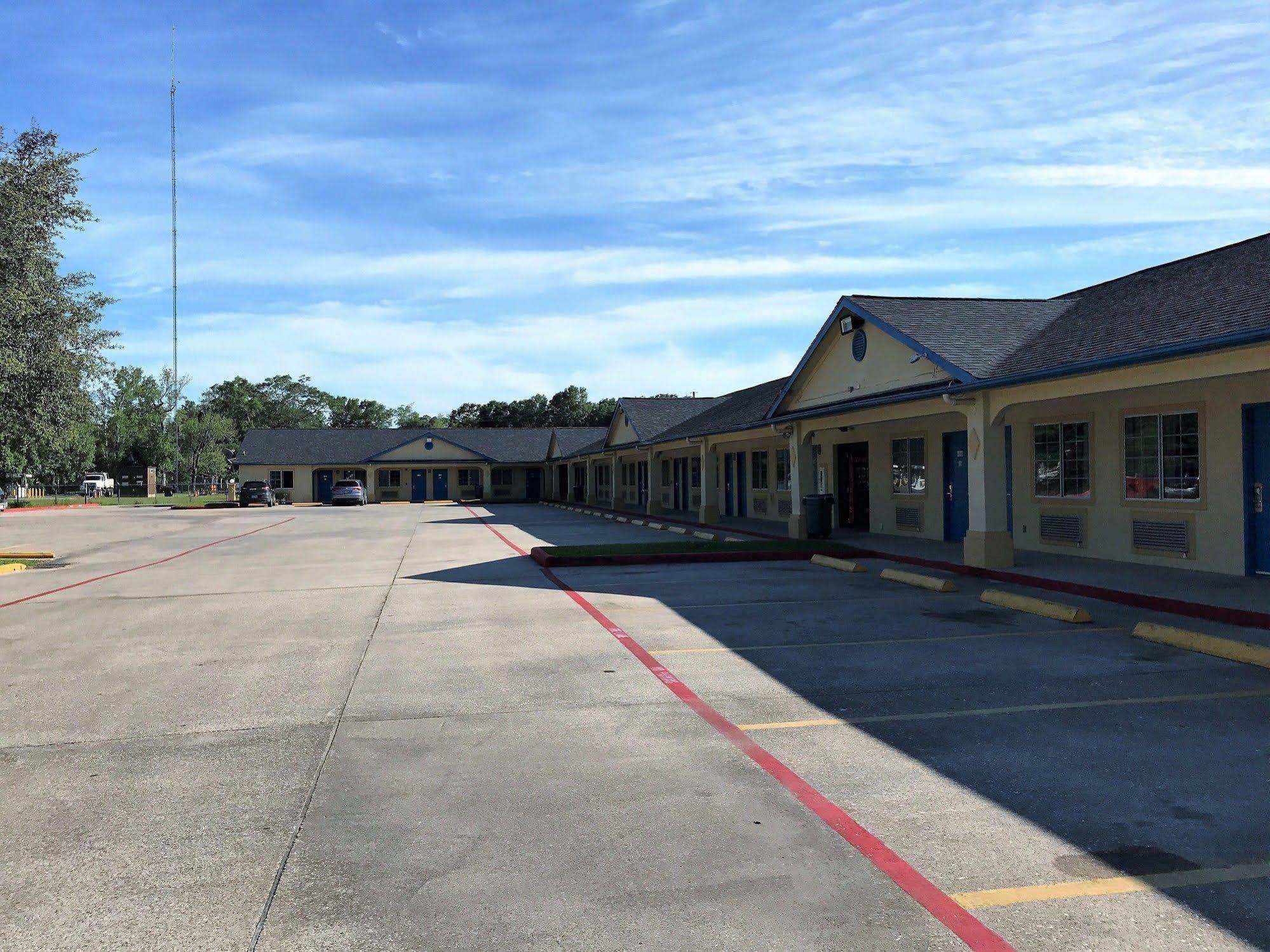 Luxury Inn Liberty Exterior photo
